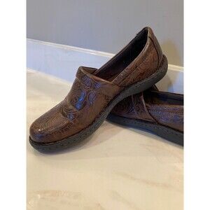 B.O.C. Born Concept Brown Floral Embosed Women Sz 7 Slip On Clogs Arch Suprt BOC